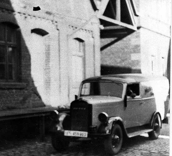 Ein Opel Blitz als Verkaufswagen der Molev 