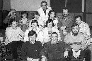 Die Laienspielschar der Kolpingfamilie, oben: Josef Lindart, obere Reihe: Walter Kemker, Hanni Maas, Gabi Gerwin, Brigitte Hendker, Burkhard Serries, Willi Joost, mittlere Reihe: Alfons Gerwin, Elisabeth Winking, Annette Glose, Hans Glose, unten: Theo Stelthove, Heinz Vocke   am 1.11.1982