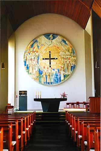 Wandmalerei im Chorraum der Kirche in Hamm-Heesen. Die Geist-Sendung