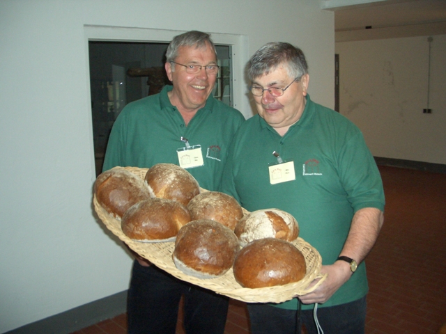 Brotlaib aus dem Steinofen.